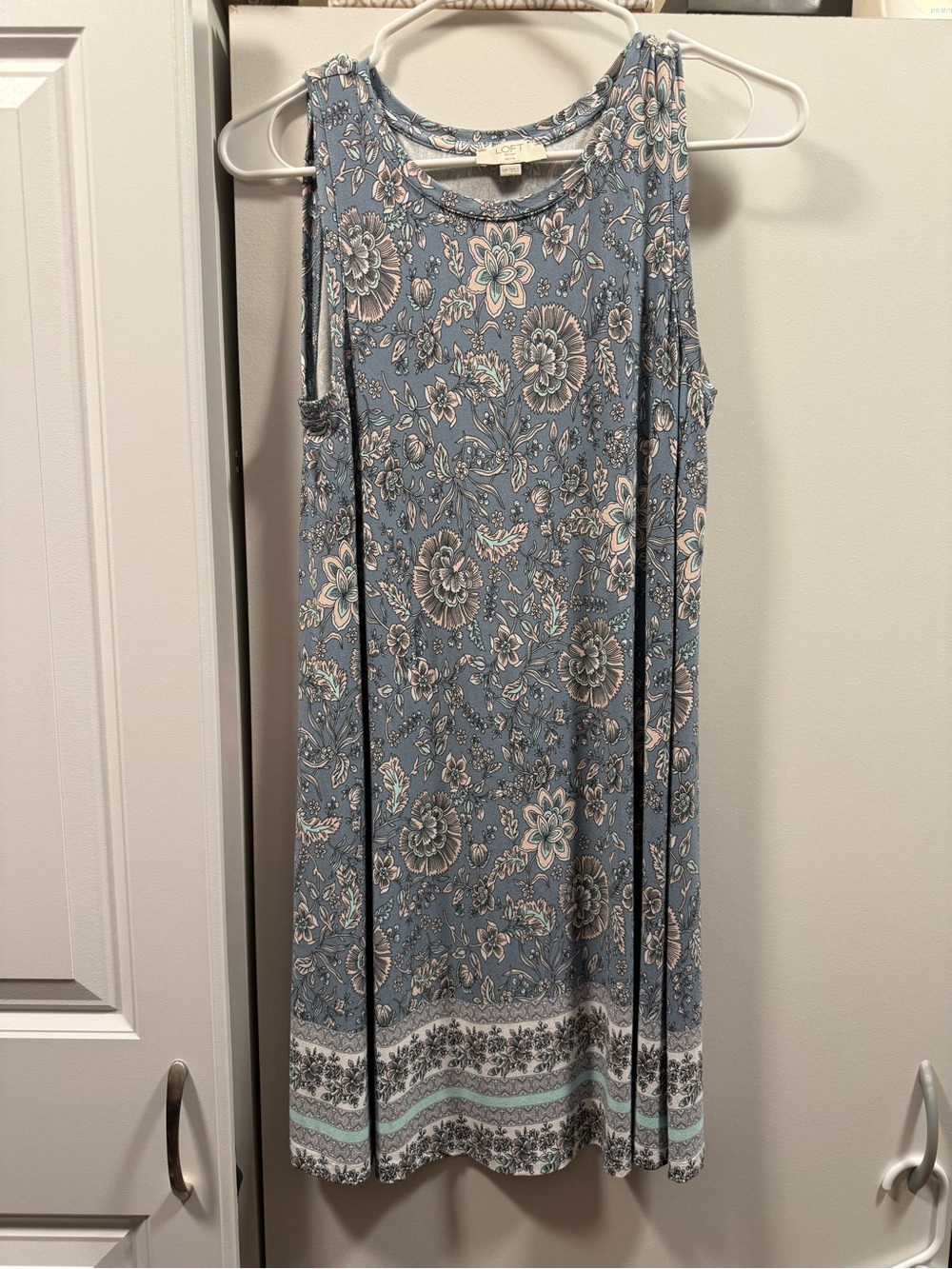 LOFT Blue Floral Round-Neck Top